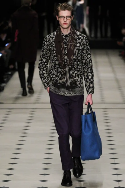 Look 11
